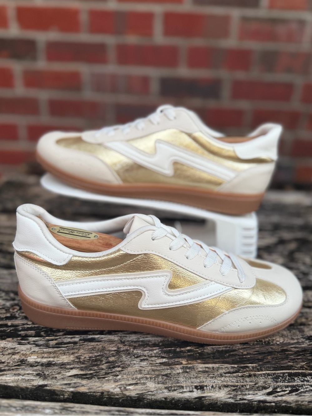 Project Cloud Irita Women’s Sz 8.5 Gold & White Vegan Leather Casual Sneakers P2